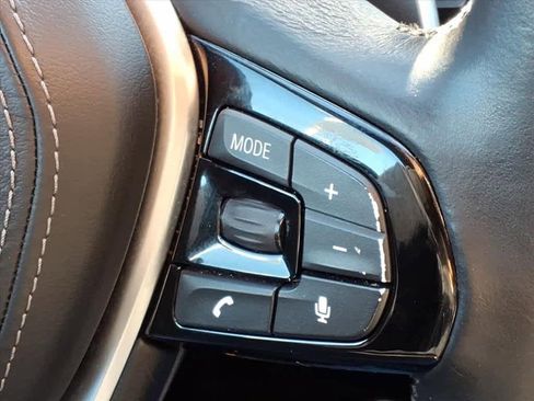 Used 2019 BMW 530e w/ Convenience Package image 19