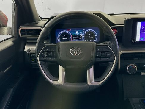 Used 2025 Toyota Tacoma TRD Off-Road image 17
