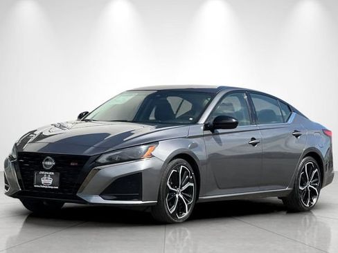 Used 2024 Nissan Altima 2.5 SR FWD image 8