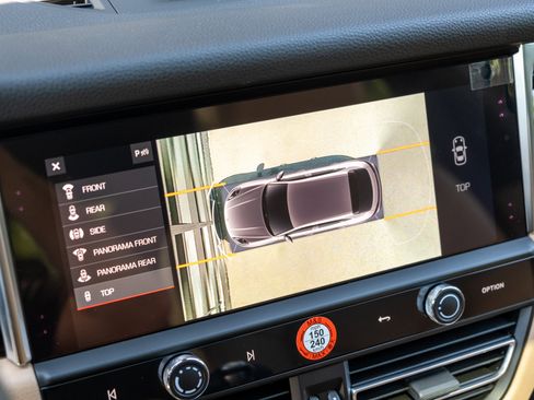 Certified 2026 Porsche Macan image 27