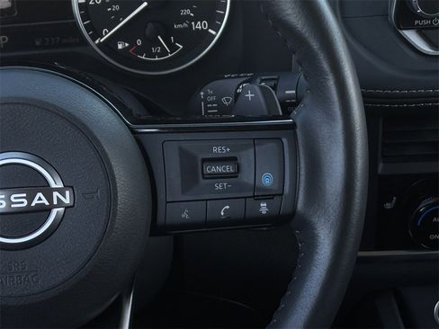 Used 2023 Nissan Rogue SV w/ SV Premium B Package image 15