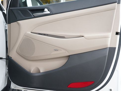 Used 2018 Hyundai Tucson Limited w/ Ultimate Package 02 image 9