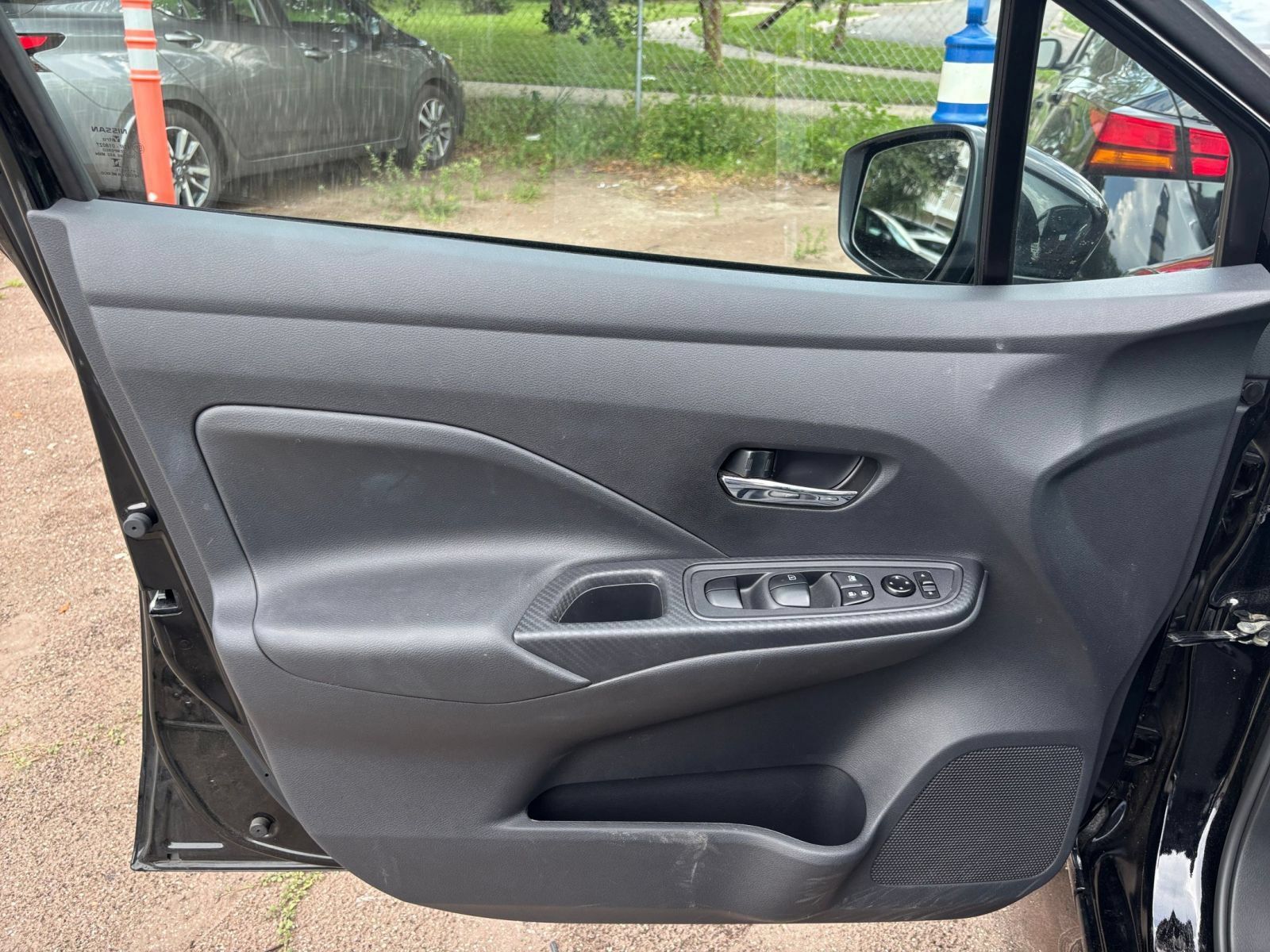 Used 2025 Nissan Versa SV FWD image 18