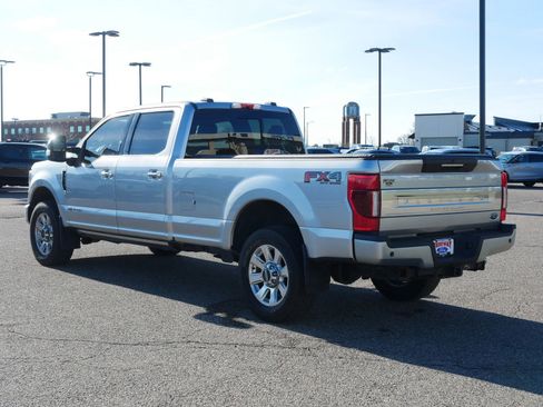 Certified 2022 Ford F250 Platinum w/ FX4 Off-Road Package AWD/4WD image 3