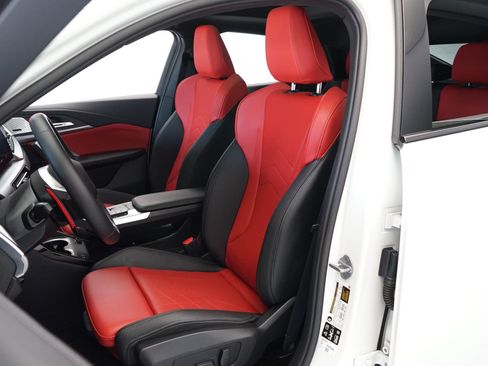 Used 2025 BMW X2 M35i AWD/4WD image 3