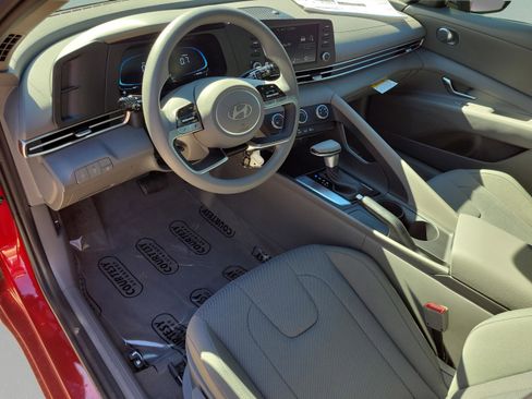 New 2026 Hyundai Elantra SE image 14