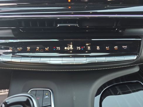 Certified 2024 Cadillac Escalade ESV V w/ Heavy-Duty Trailer Package image 21