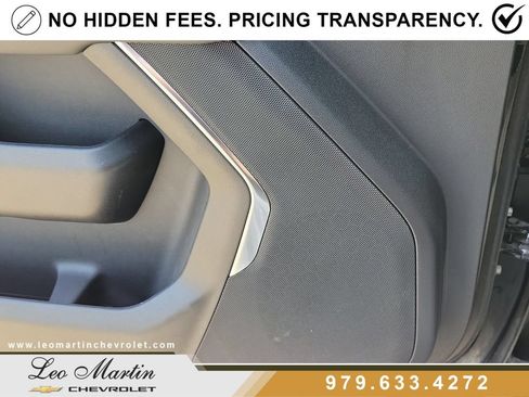 Used 2025 Chevrolet Suburban LT RWD image 30