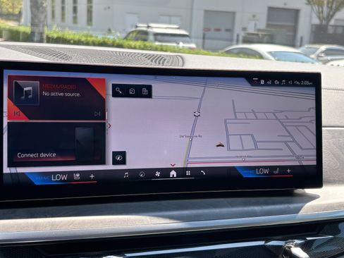 Used 2026 BMW X5 xDrive40i w/ Premium Package image 27