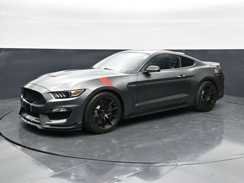 Used 2017 Ford Mustang Shelby GT350 w/ Electronics Package RWD image 3