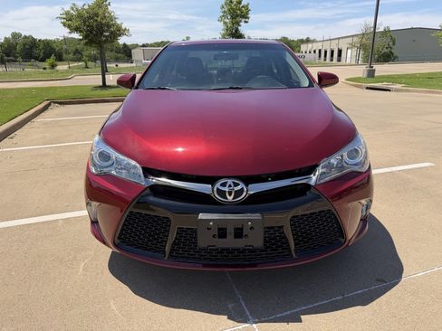 Used 2017 Toyota Camry SE w/ Moonroof Package FWD image 7