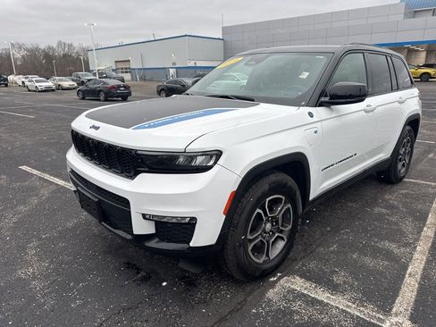 Used 2024 Jeep Grand Cherokee Trailhawk image 7