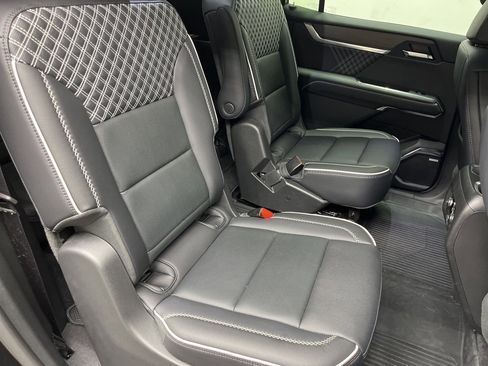 Used 2025 GMC Acadia Denali w/ LPO, Floor Liner Package image 21