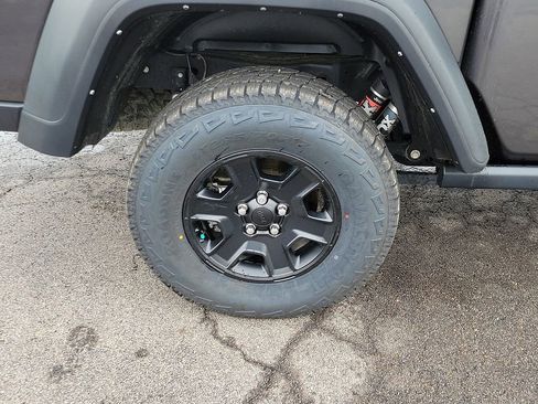 Used 2022 Jeep Gladiator Mojave w/ LED Lighting Group AWD/4WD image 7