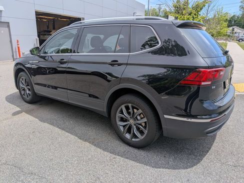 Used 2022 Volkswagen Tiguan SE AWD/4WD image 6
