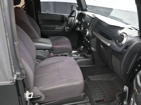Used 2013 Jeep Wrangler Sport AWD/4WD image 10