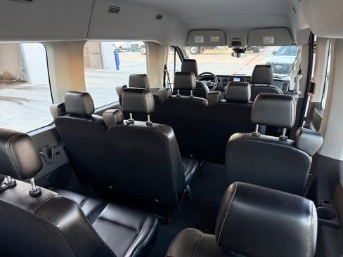 Used 2021 Ford Transit 350 XL image 9