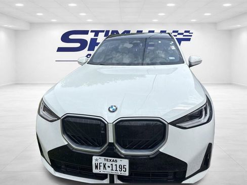 Used 2025 BMW X3 xDrive30i w/ Premium Package AWD/4WD image 3