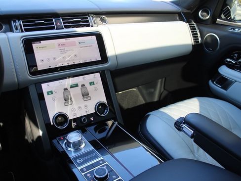 Used 2020 Land Rover Range Rover SV Autobiography Dynamic image 27