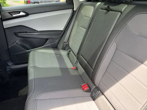 Certified 2023 Volkswagen Taos SE w/ Panoramic Sunroof Package FWD image 27