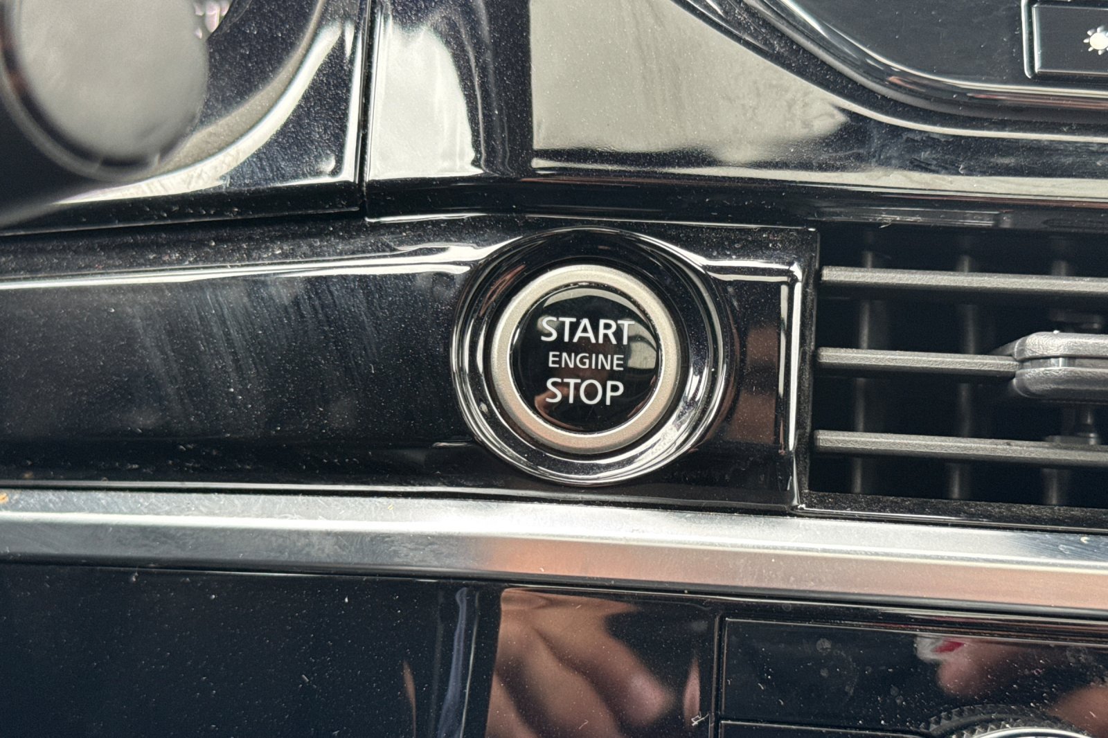 Certified 2023 Nissan Pathfinder SL w/ SL Premium Package FWD image 35