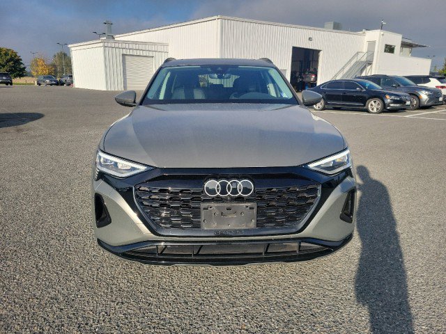 Used 2024 Audi Q8 e-tron Premium AWD/4WD image 2