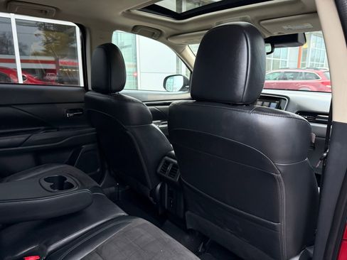 Used 2020 Mitsubishi Outlander SE image 31