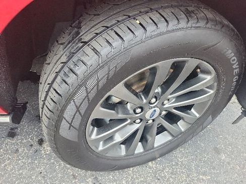 Used 2021 Ford Expedition Limited AWD/4WD image 4