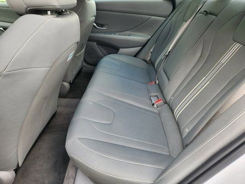 Used 2025 Hyundai Elantra SEL FWD image 30