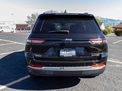 Used 2023 Jeep Grand Cherokee Limited w/ Trailer Tow Prep Group (B) AWD/4WD image 5