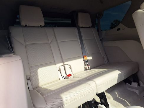 Used 2022 Cadillac Escalade Premium Luxury Platinum AWD/4WD image 34