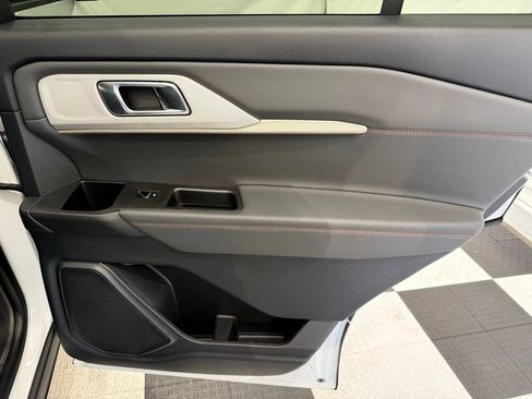 New 2026 Ford Explorer Active w/ Active Comfort Package image 27