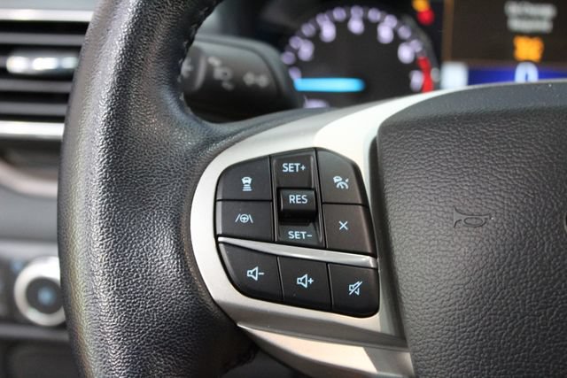Used 2022 Ford Explorer Limited w/ Equipment Group 301A AWD/4WD image 16