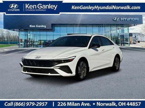 New 2025 Hyundai Elantra SEL FWD image 1