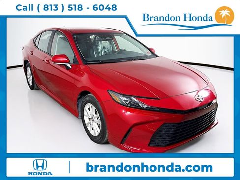 Used 2025 Toyota Camry LE image 1