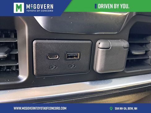 Used 2022 GMC Sierra 1500 Elevation w/ Driver Alert Package I AWD/4WD image 38