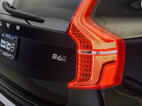 Certified 2025 Volvo XC90 B6 Plus image 12