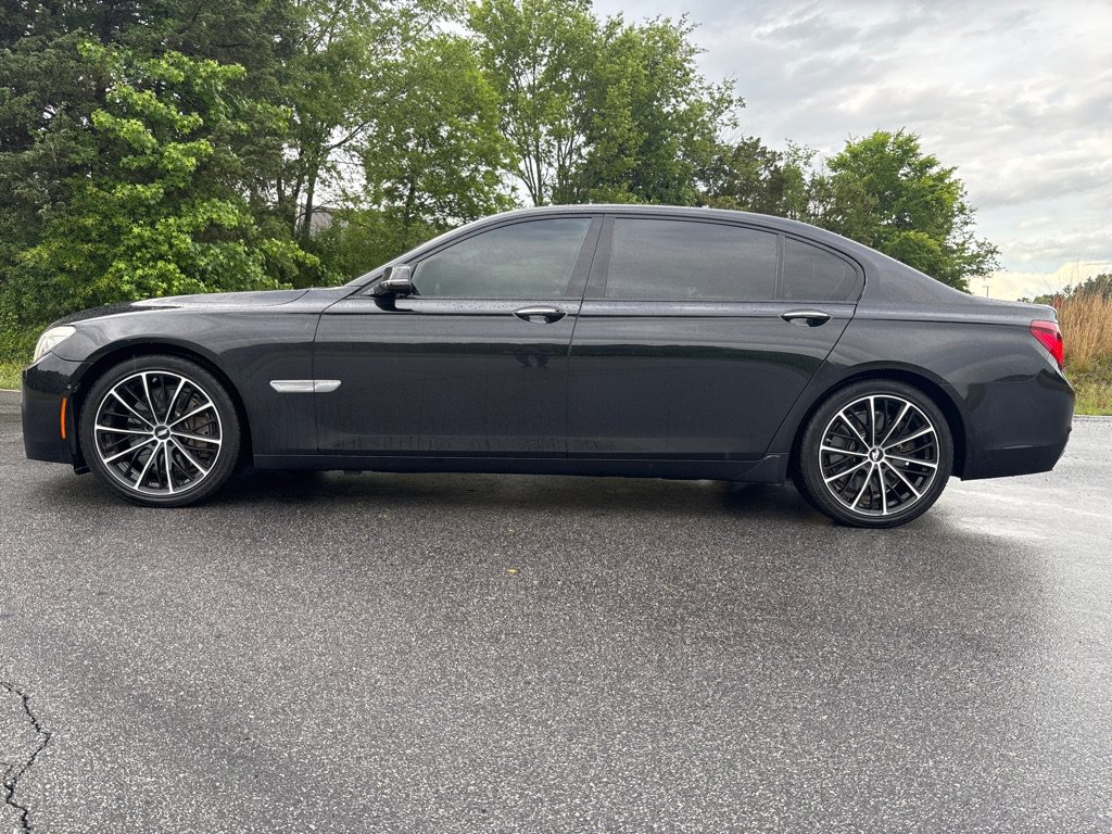 Used 2014 BMW 750Li RWD image 2