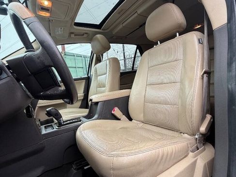 Used 2008 Ford Taurus X Limited image 11