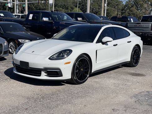 Used 2018 Porsche Panamera 4 image 9