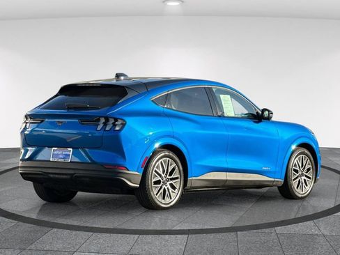 Certified 2025 Ford Mustang Mach-E Premium image 5