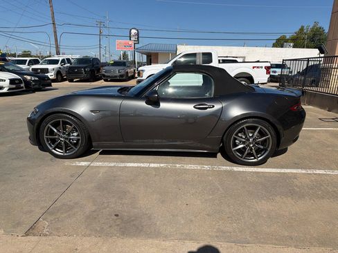 Used 2018 MAZDA MX-5 Miata Grand Touring RWD image 8