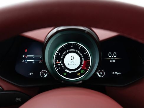 Used 2021 Aston Martin V8 Vantage Roadster image 37