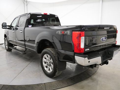 Used 2017 Ford F250 Lariat w/ Chrome Package image 5