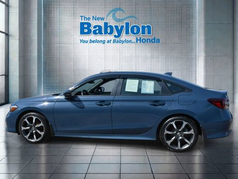 Used 2025 Honda Civic Sport Touring image 2