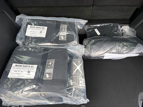 New 2025 Ford Bronco Badlands image 7