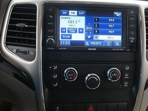 Used 2012 Jeep Grand Cherokee Laredo RWD image 11
