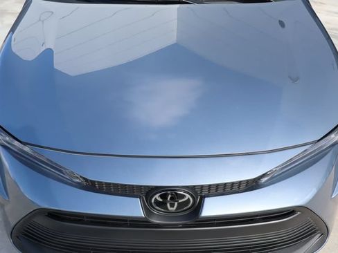 Used 2025 Toyota Corolla LE FWD image 16