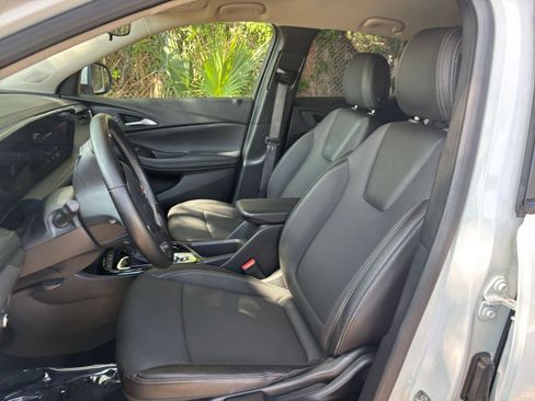 Used 2025 Buick Encore GX Preferred FWD image 38