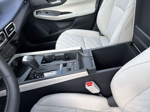 New 2026 Nissan Sentra SL w/ Floor Mat Package FWD image 23